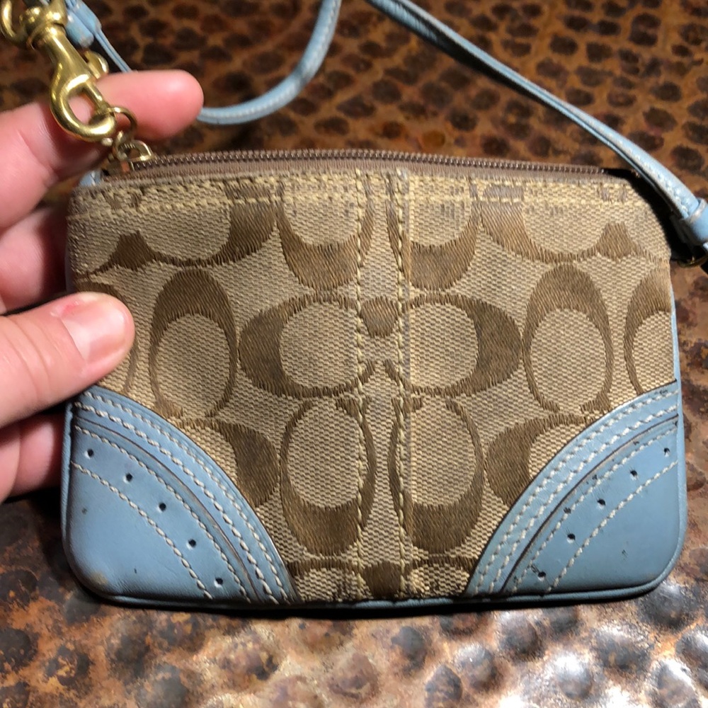 Coach signature C fabric & blue leather wristlet - Picture 3 of 8